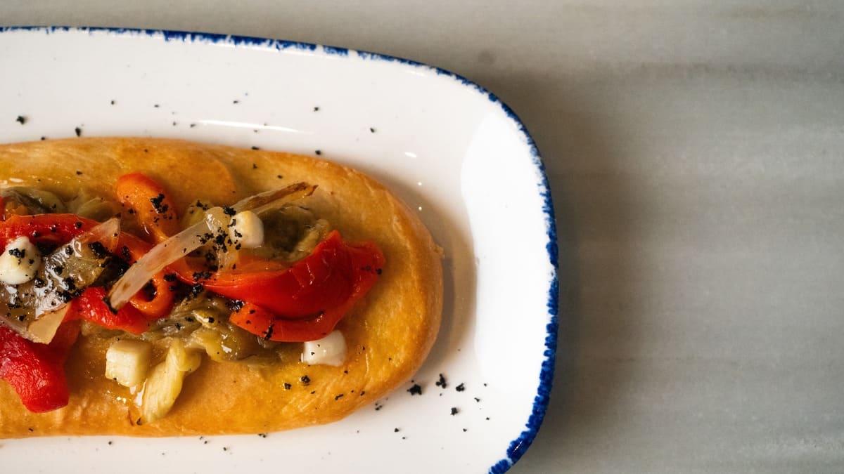 Vegetarian coca with red pepper, onion and aubergine at Alenar Bodega Mediterránea, Valencia