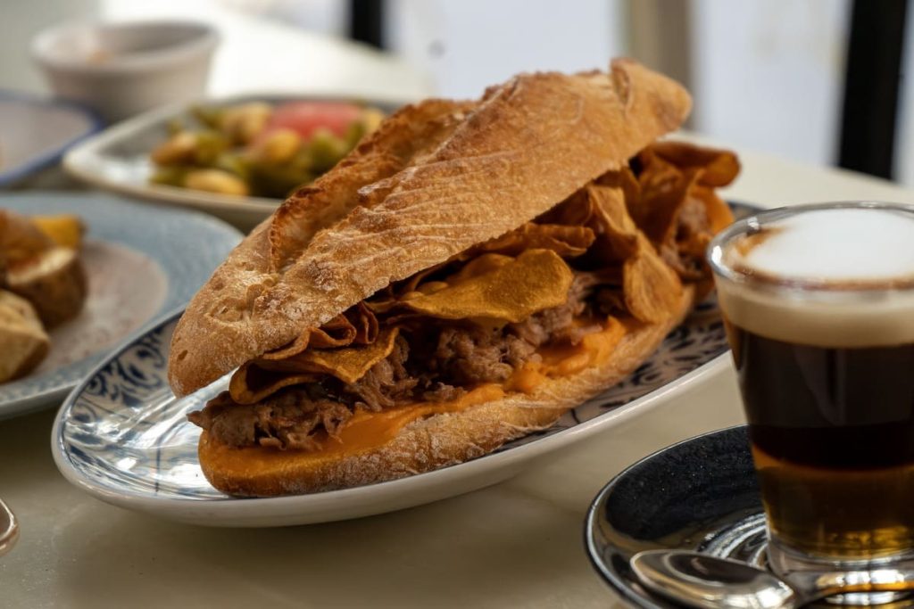 Lamb sandwich from Alenar Bodega Mediterránea on the Paquito Route of Valencia