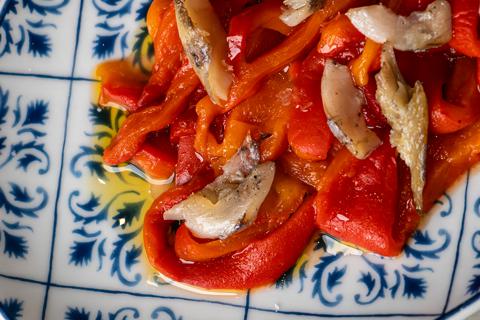 Esgarraet a la brasa con Capellanet desmigado