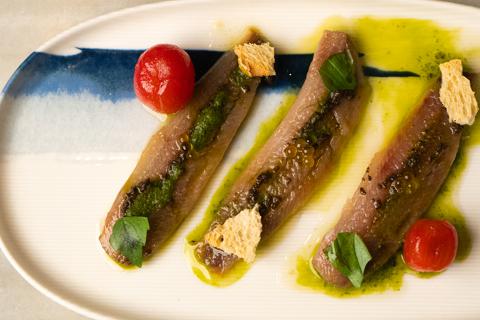 Sardinas en aceite de la Comunitat Valenciana con tomate cherry, tartufata y albahaca (3 uds.)