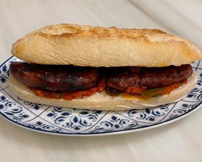 Titaina del Cabanyal con Salchichas blancas