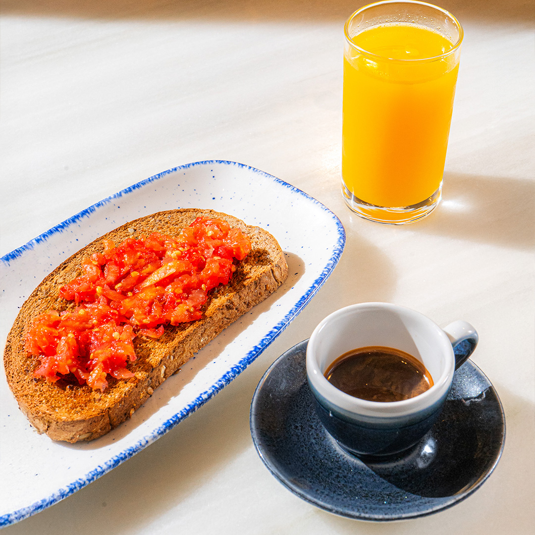 Cafe + Tostada + Zumo