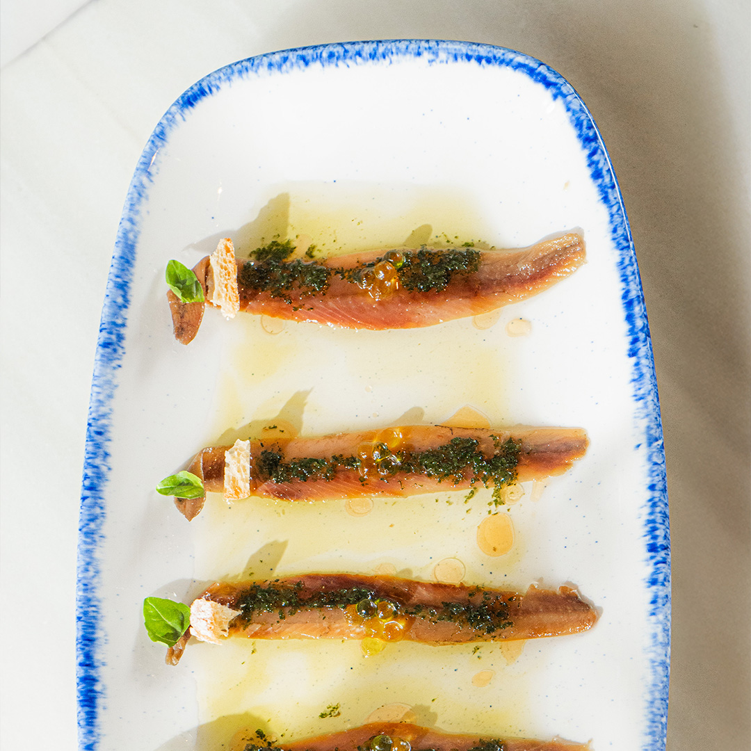 Anchoas “00” con Aceite de Trufa, Miel y Albahaca (5 uds.)