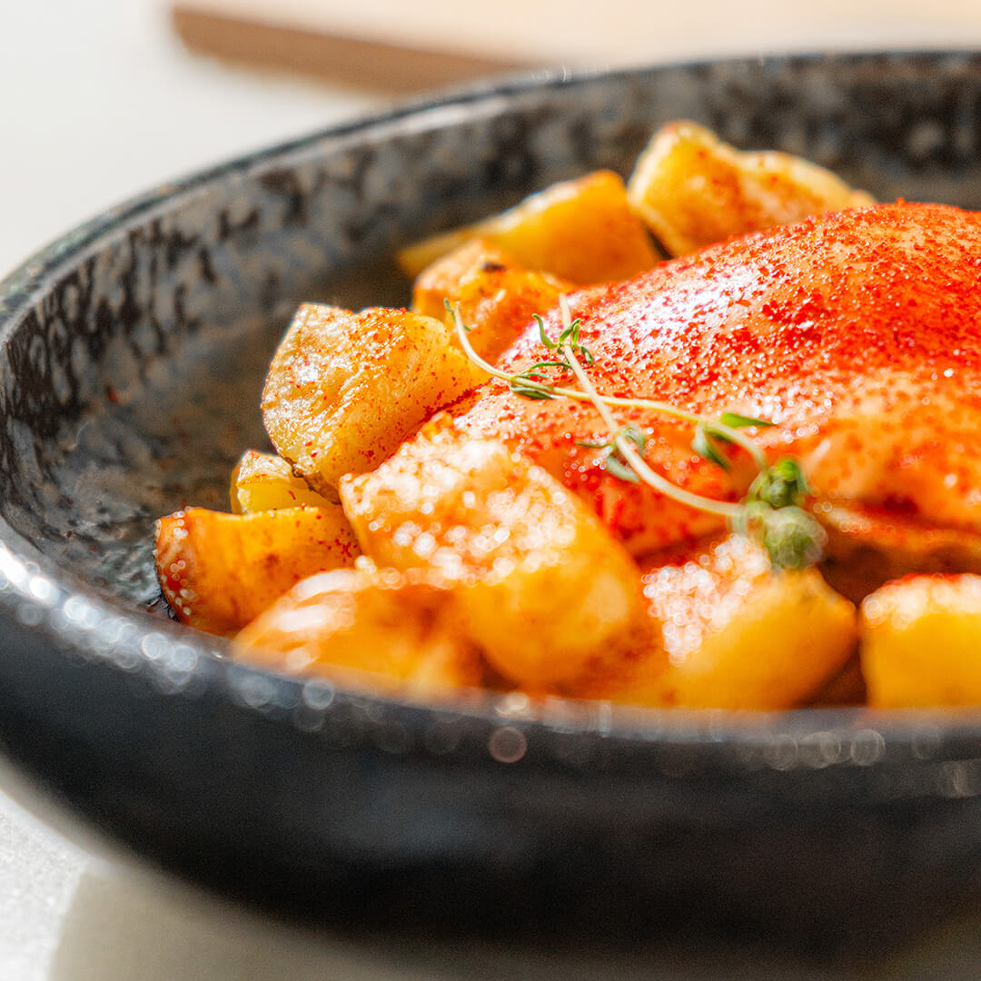 Nuestras “Bravas 2.0” al horno con Salsa Brava con Siracha y Mayo-ajo